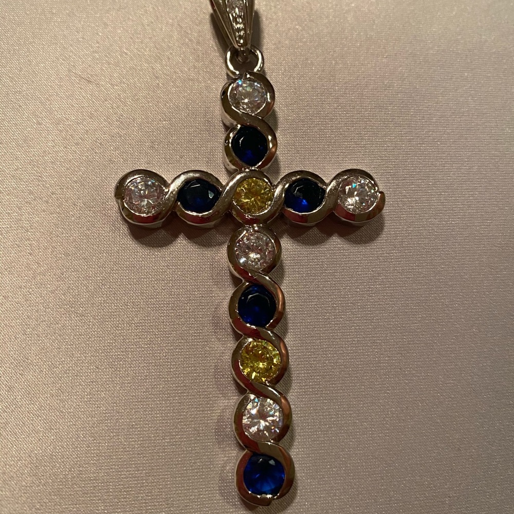 Cross pendant